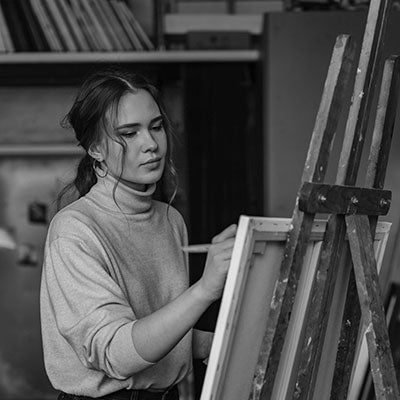 Artist Ella Mazer